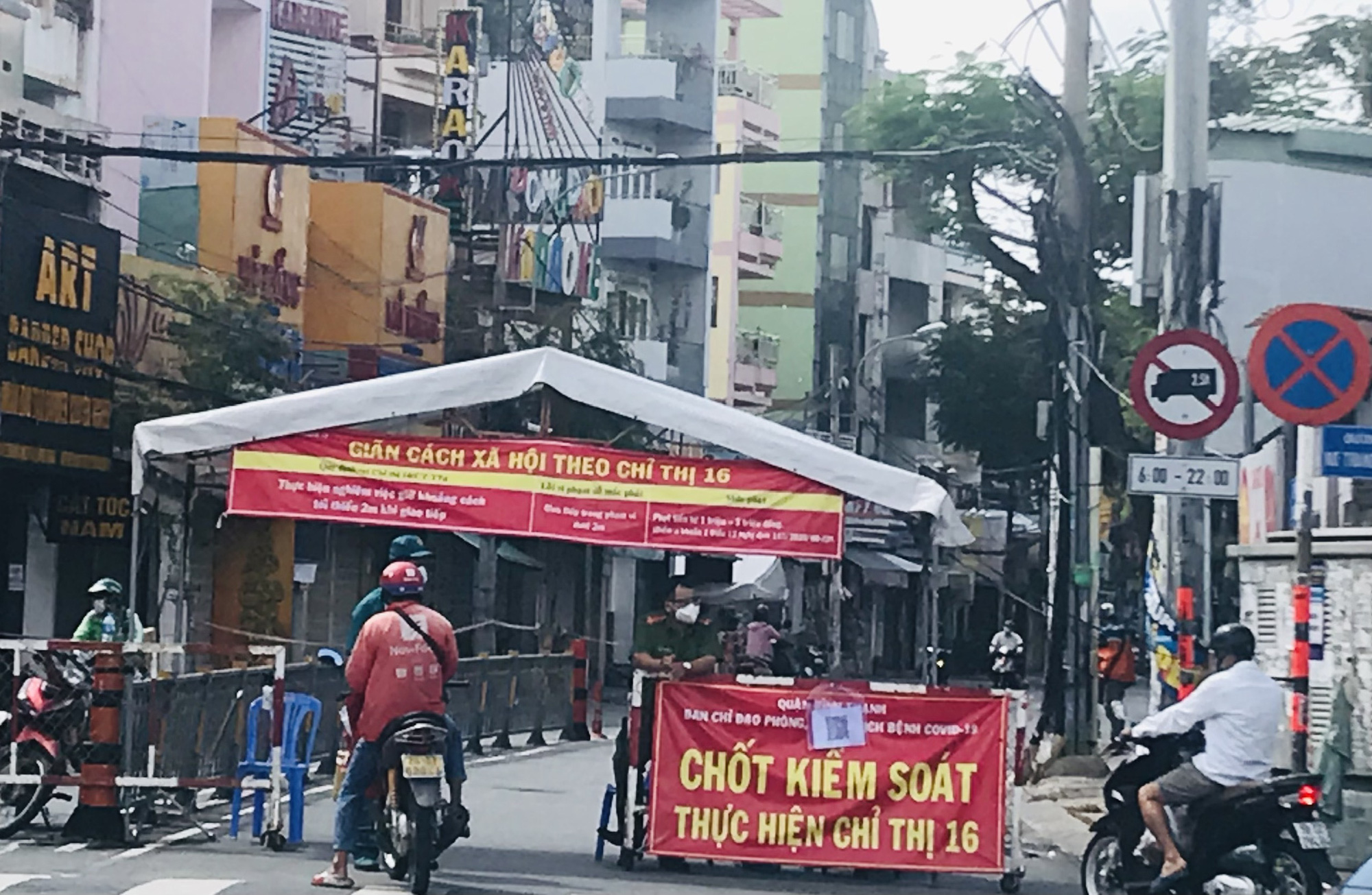 Những phương tiện nào được phép ra đường khi TP HCM thực hiện tăng cường Chỉ thị 16?