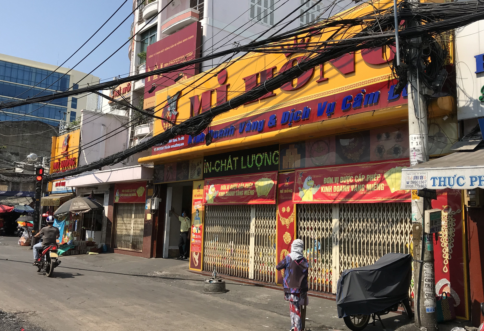 Thị trường vàng trong nước “tê liệt” vì Covid-19