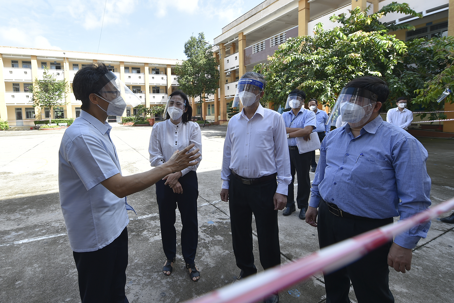Ph&oacute; Thủ tướng Vũ Đức Đam kiểm tra c&ocirc;ng t&aacute;c ph&ograve;ng, chống dịch tại huyện Củ Chi  - TP HCM - Ảnh 2.