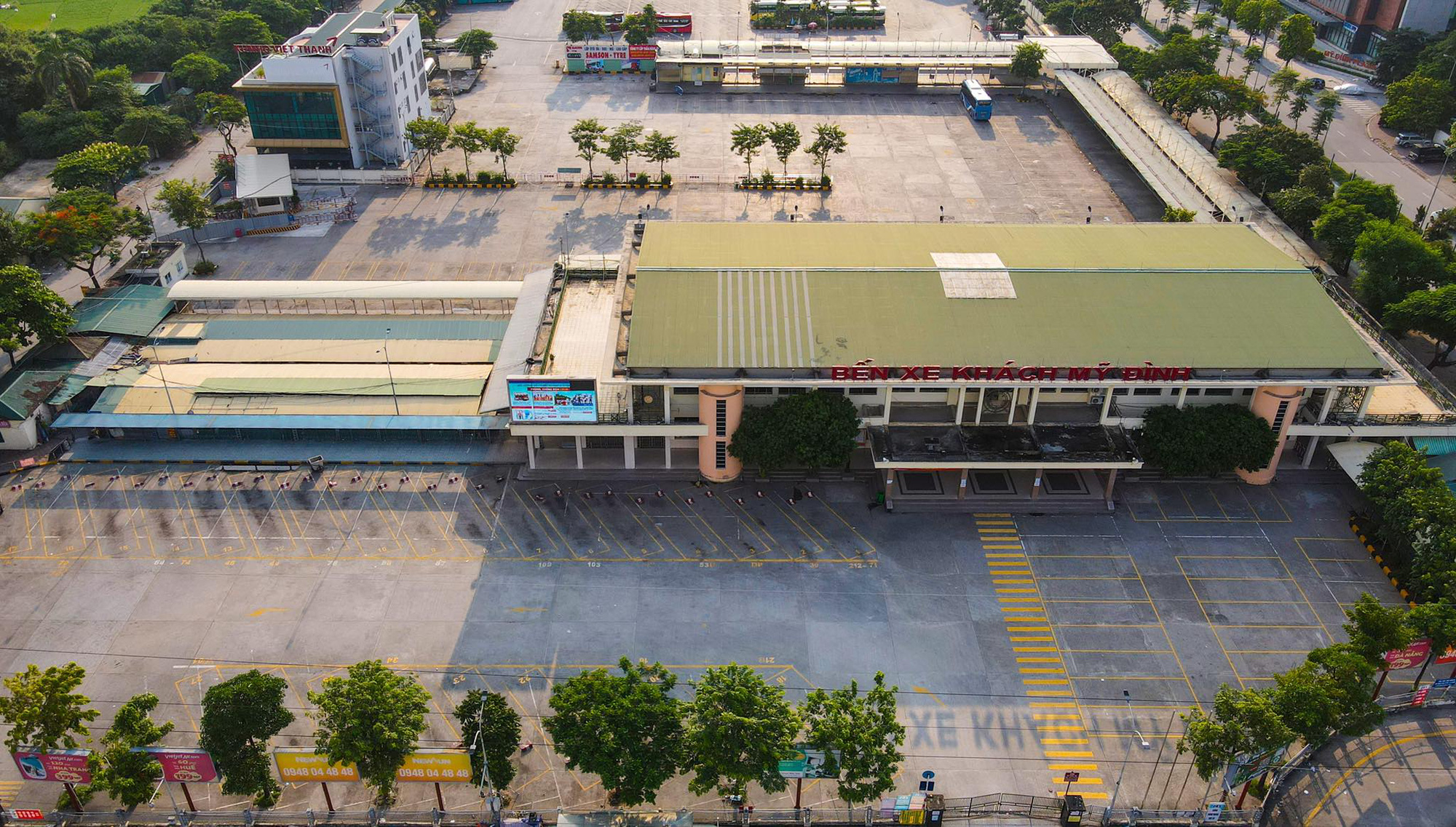 Đường phố H&agrave; Nội những ng&agrave;y thực hiện Chỉ thị 16 - Ảnh 8.
