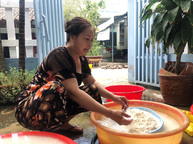 Ch&ugrave;m ảnh: B&aacute;nh t&eacute;t nghĩa t&igrave;nh trong l&ograve;ng hẻm nhỏ hướng đến TP HCM - Ảnh 2.