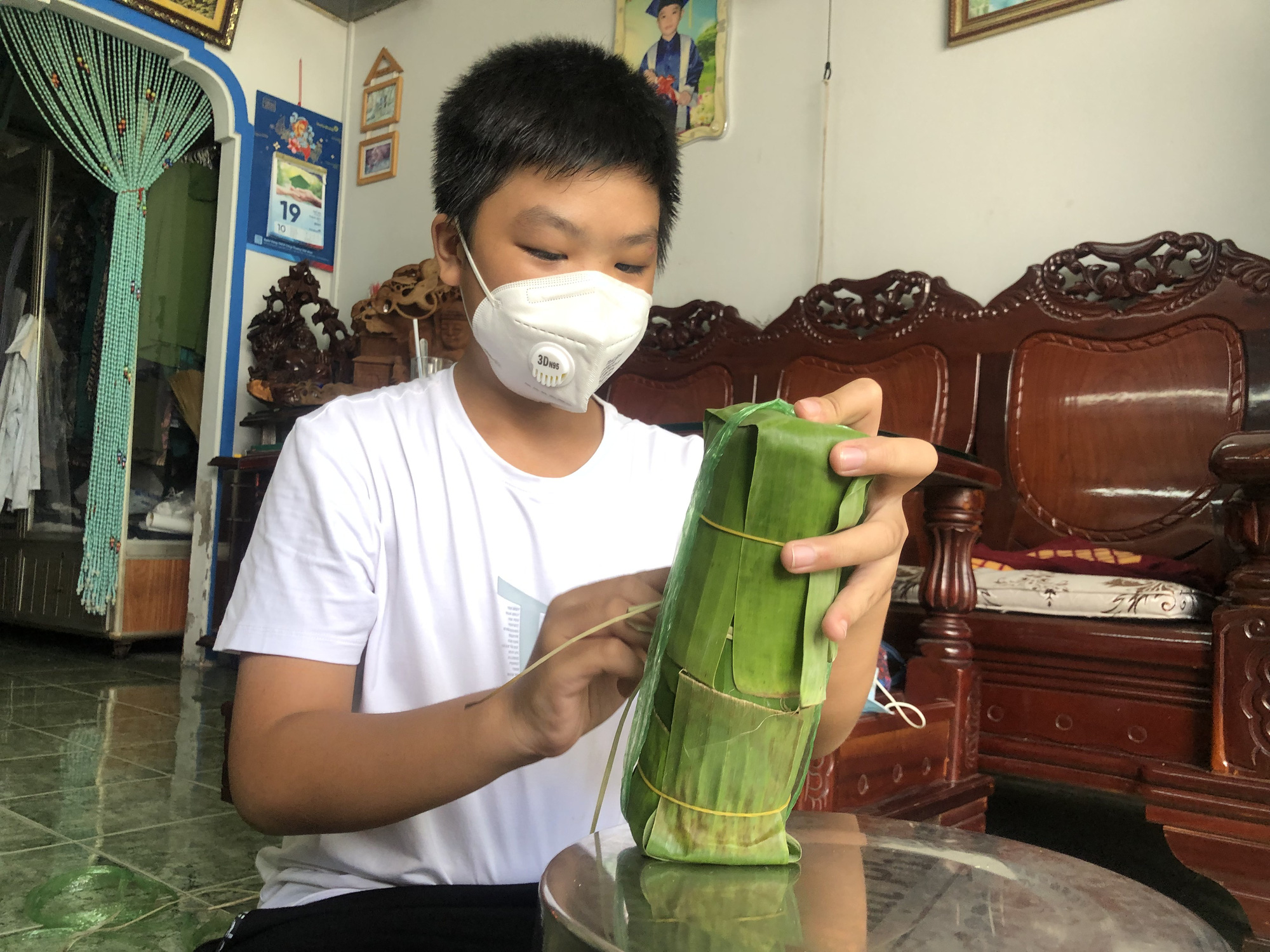 Ch&ugrave;m ảnh: B&aacute;nh t&eacute;t nghĩa t&igrave;nh trong l&ograve;ng hẻm nhỏ hướng đến TP HCM - Ảnh 8.