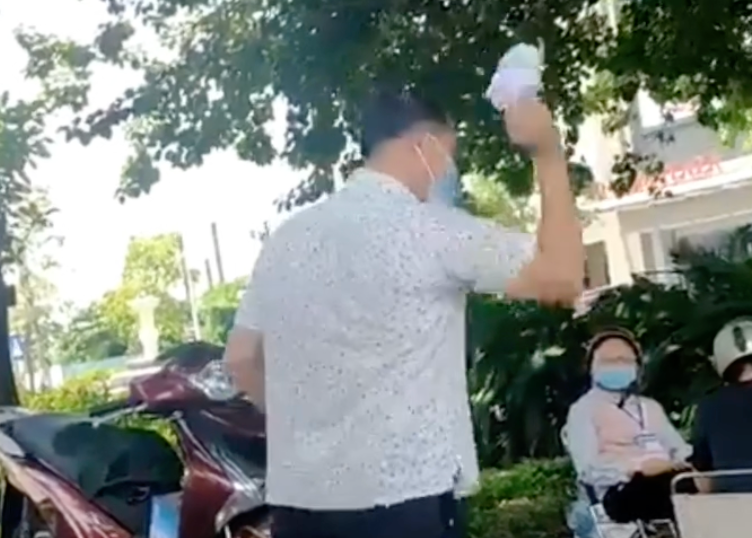 Phạt người đàn ông 2,5 triệu đồng vì xé biên bản rồi nói "đừng bao giờ xin tiền từ thiện"
