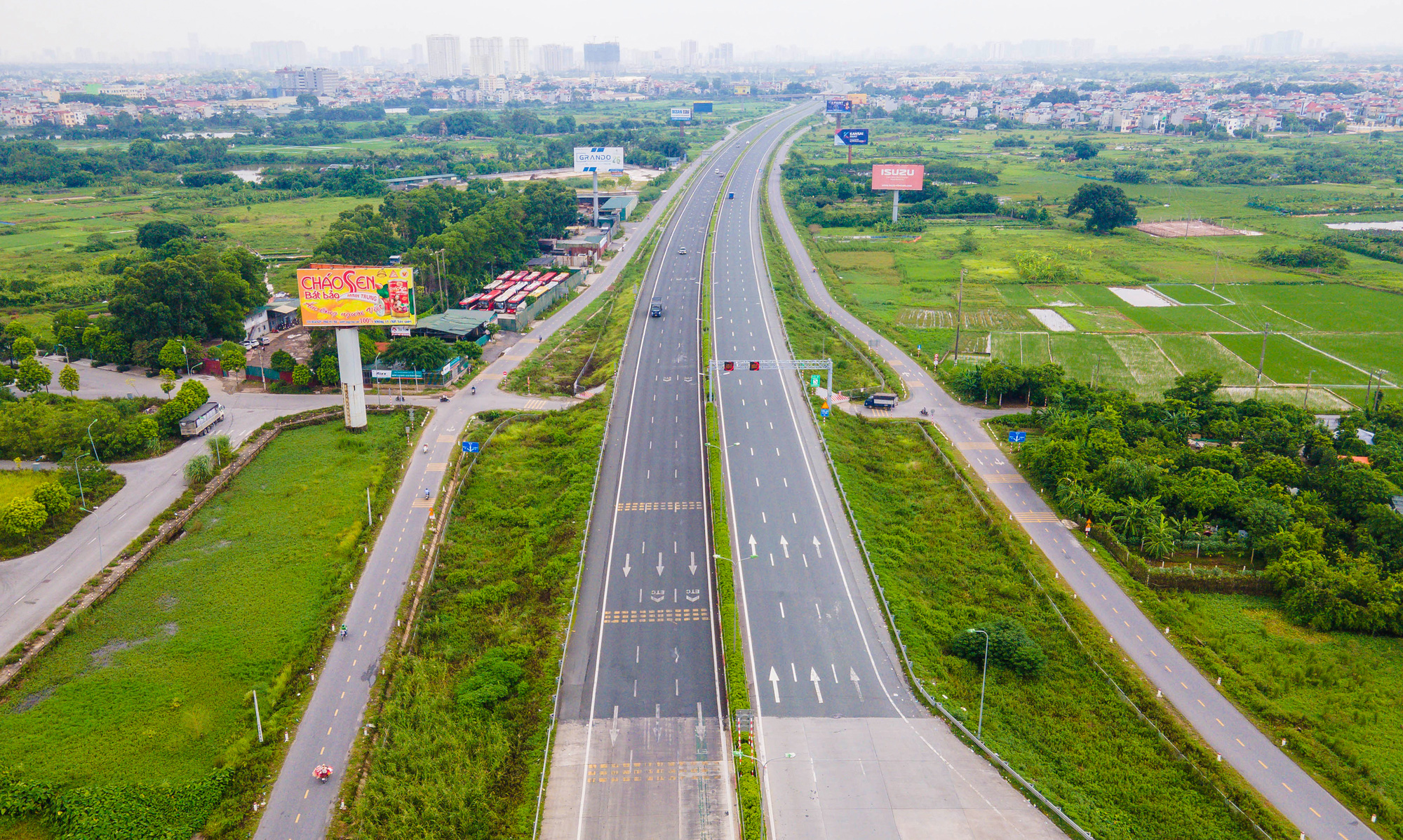 Đường phố H&agrave; Nội những ng&agrave;y thực hiện Chỉ thị 16 - Ảnh 2.