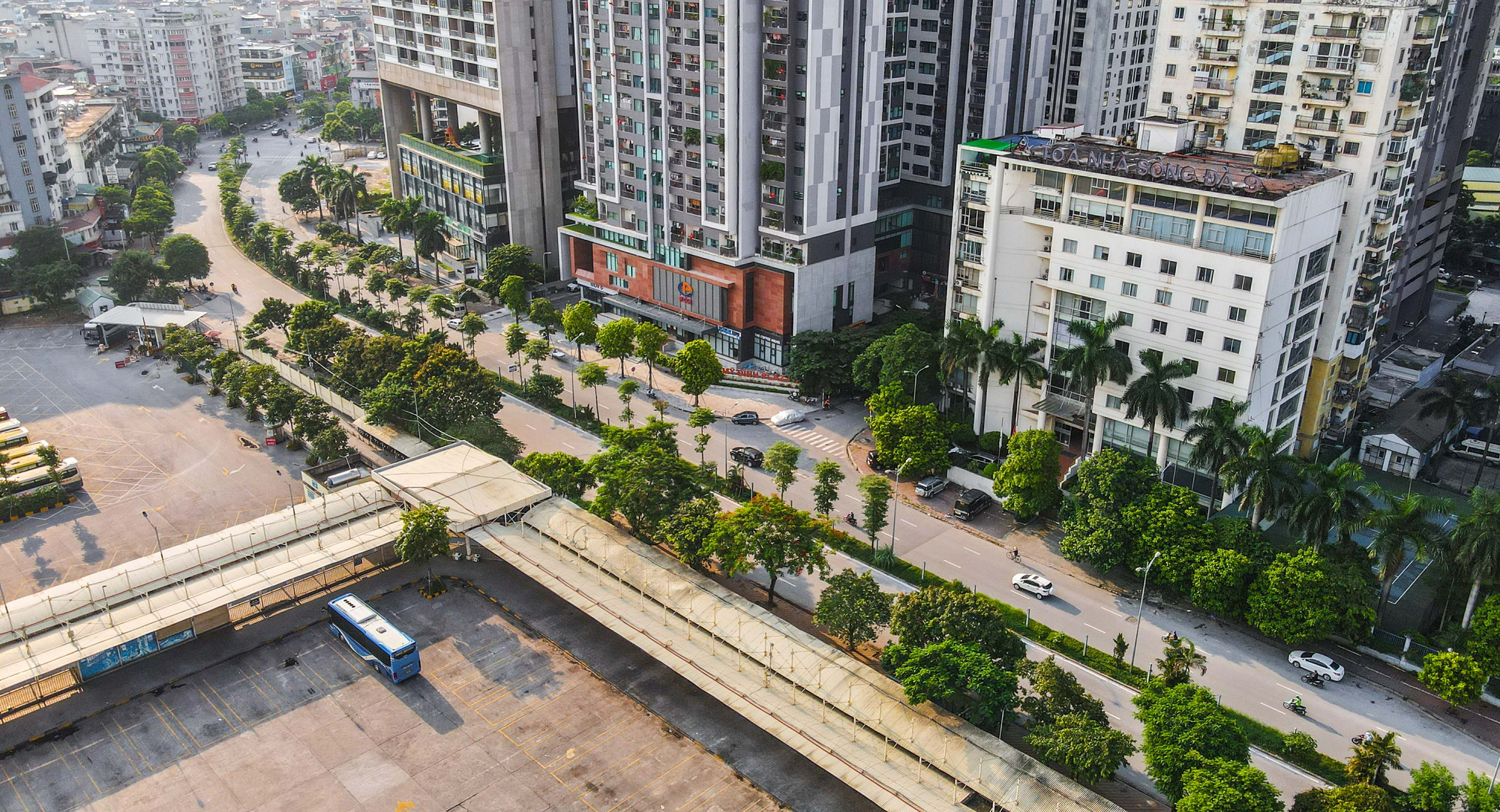 Đường phố H&agrave; Nội những ng&agrave;y thực hiện Chỉ thị 16 - Ảnh 11.