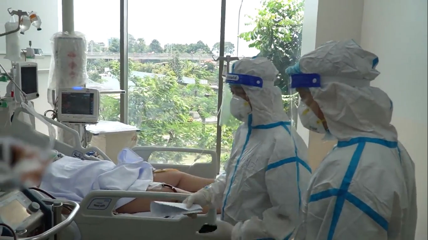 Hàng ngàn người tình nguyện ra tuyến đầu chống dịch