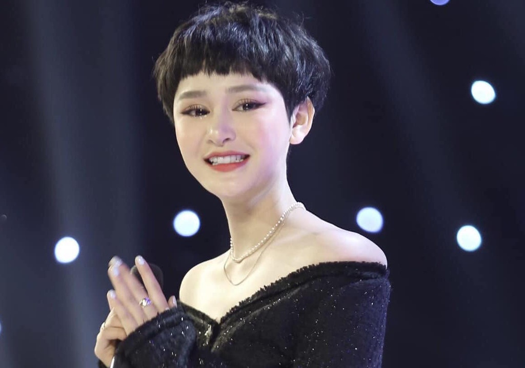 Hiền Hồ thừa nhận "nắn mặt"
