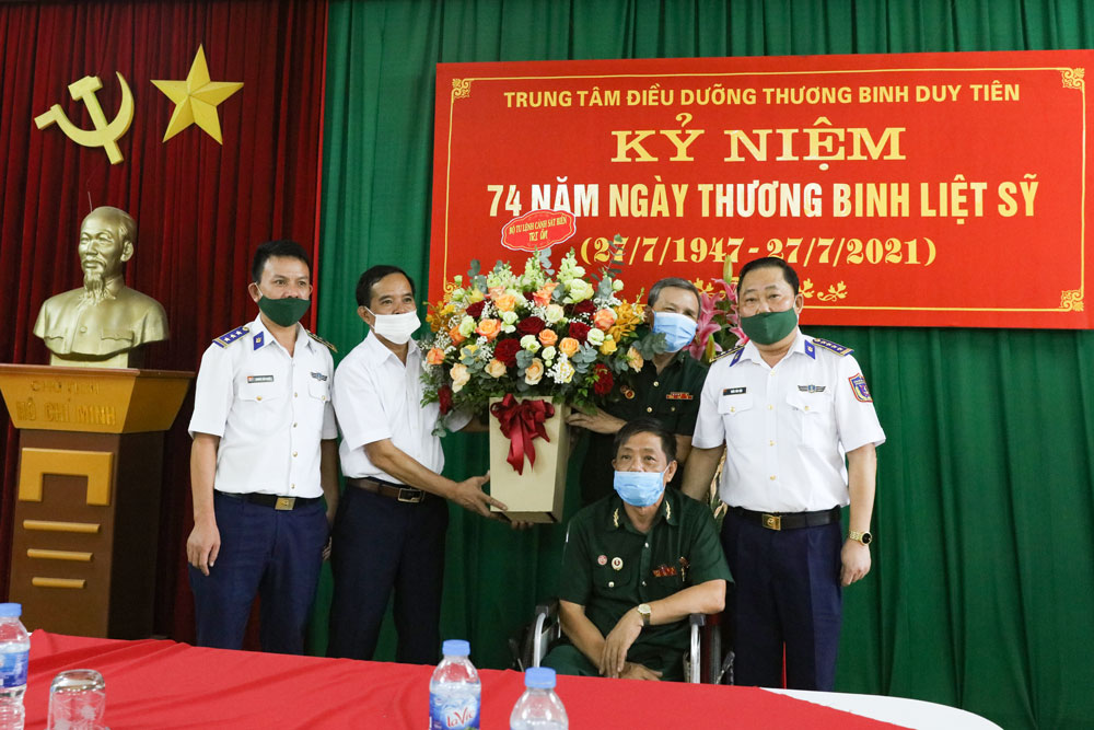 Cảnh s&aacute;t biển đẩy mạnh c&aacute;c hoạt động tri &acirc;n c&aacute;c Anh h&ugrave;ng Thương binh Liệt sĩ - Ảnh 3.