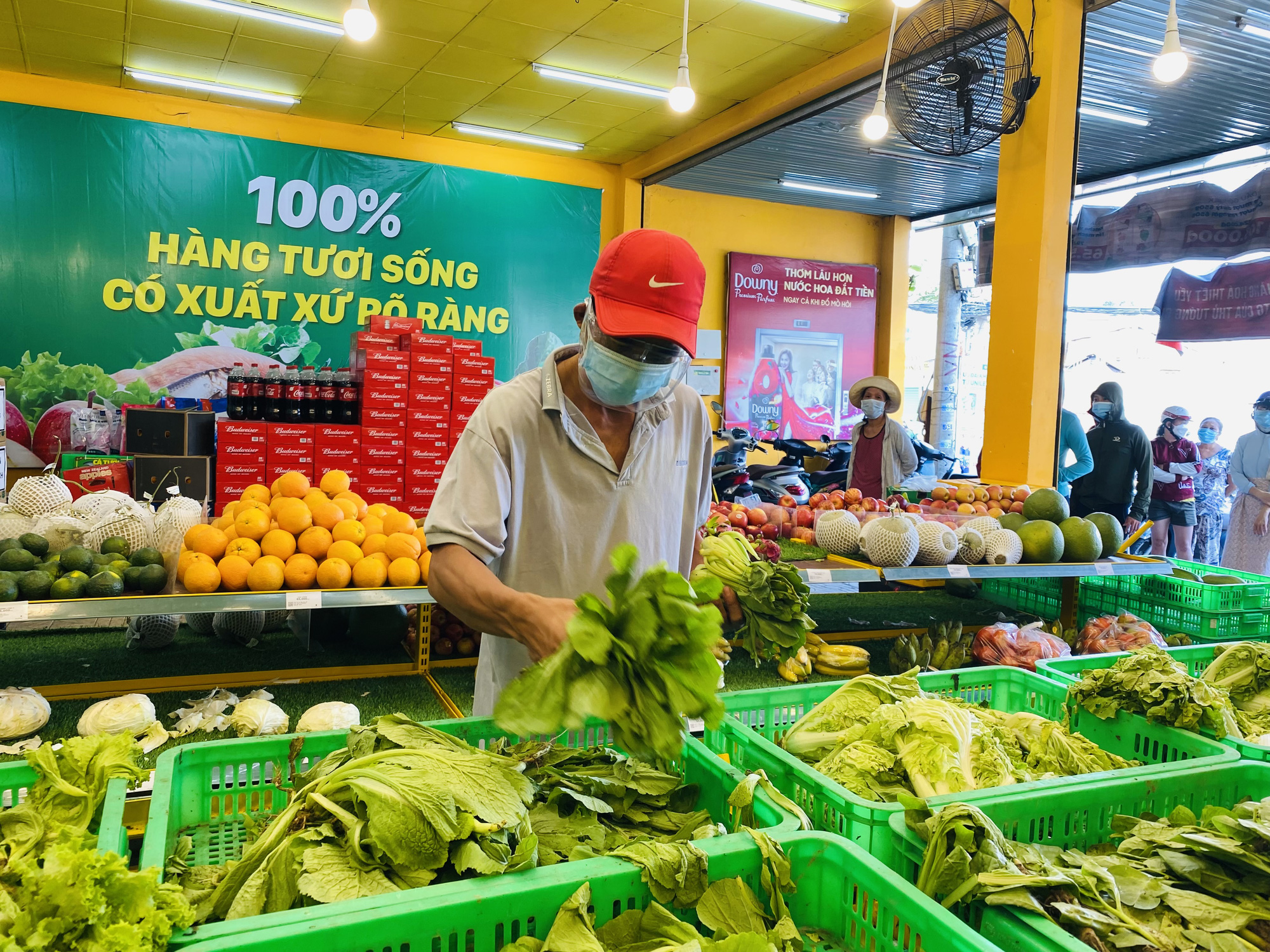 Thực hư việc "phân biệt" khi phát phiếu mua thực phẩm ở phường Linh Xuân, TP Thủ Đức