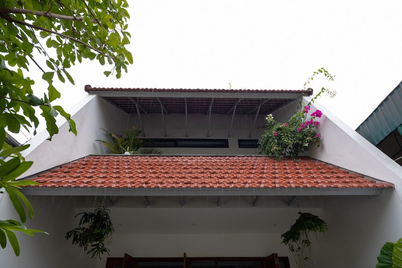 Nh&agrave; ng&oacute;i với ba m&aacute;i hi&ecirc;n trượt độc đ&aacute;o ở Nghệ An - Ảnh 3.