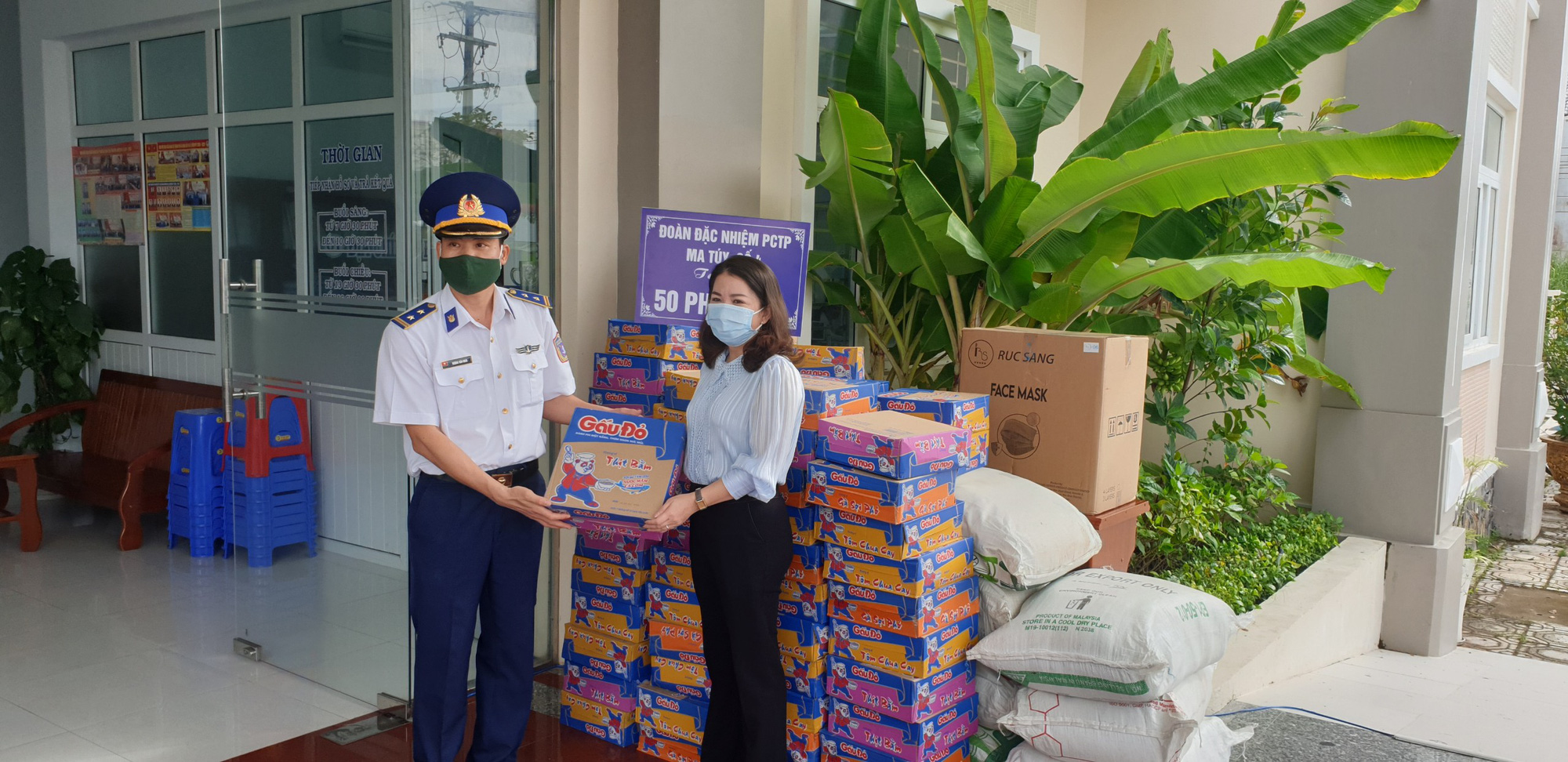 Cảnh s&aacute;t biển đẩy mạnh c&aacute;c hoạt động tri &acirc;n c&aacute;c Anh h&ugrave;ng Thương binh Liệt sĩ - Ảnh 6.
