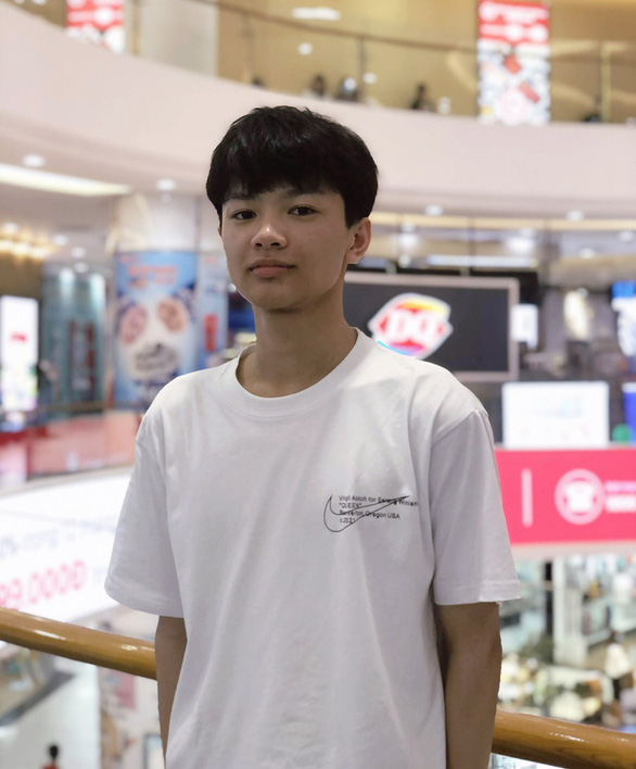 Nam sinh trường huyện Hải Ph&ograve;ng trở th&agrave;nh thủ khoa khối A - Ảnh 1.