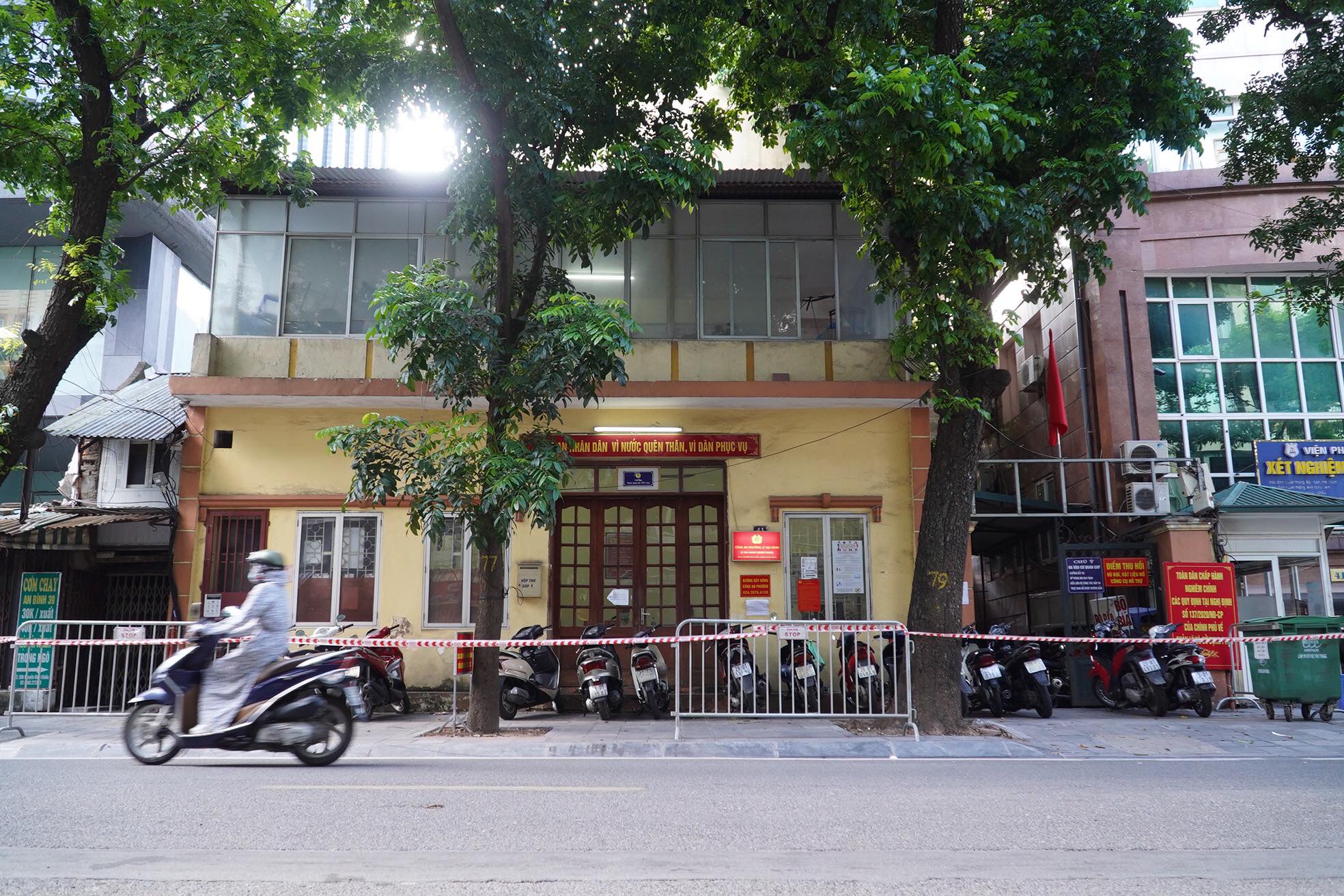 1 cán bộ dương tính SARS-CoV-2, cách ly toàn bộ Công an một phường