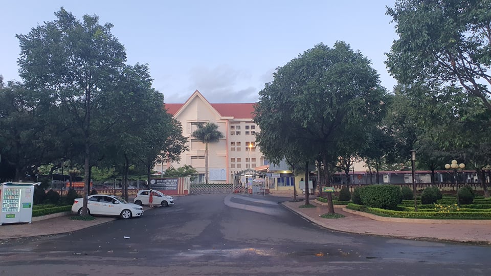 Bệnh viện Buôn Ma Thuột dừng tiếp nhận bệnh nhân và phong tỏa 1 khoa