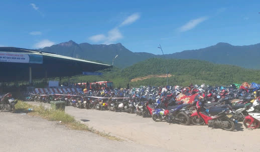 Chủ tịch Thừa Thi&ecirc;n - Huế khuyến c&aacute;o người d&acirc;n kh&ocirc;ng n&ecirc;n tự &yacute; rời khỏi t&acirc;m dịch về qu&ecirc; - Ảnh 2.