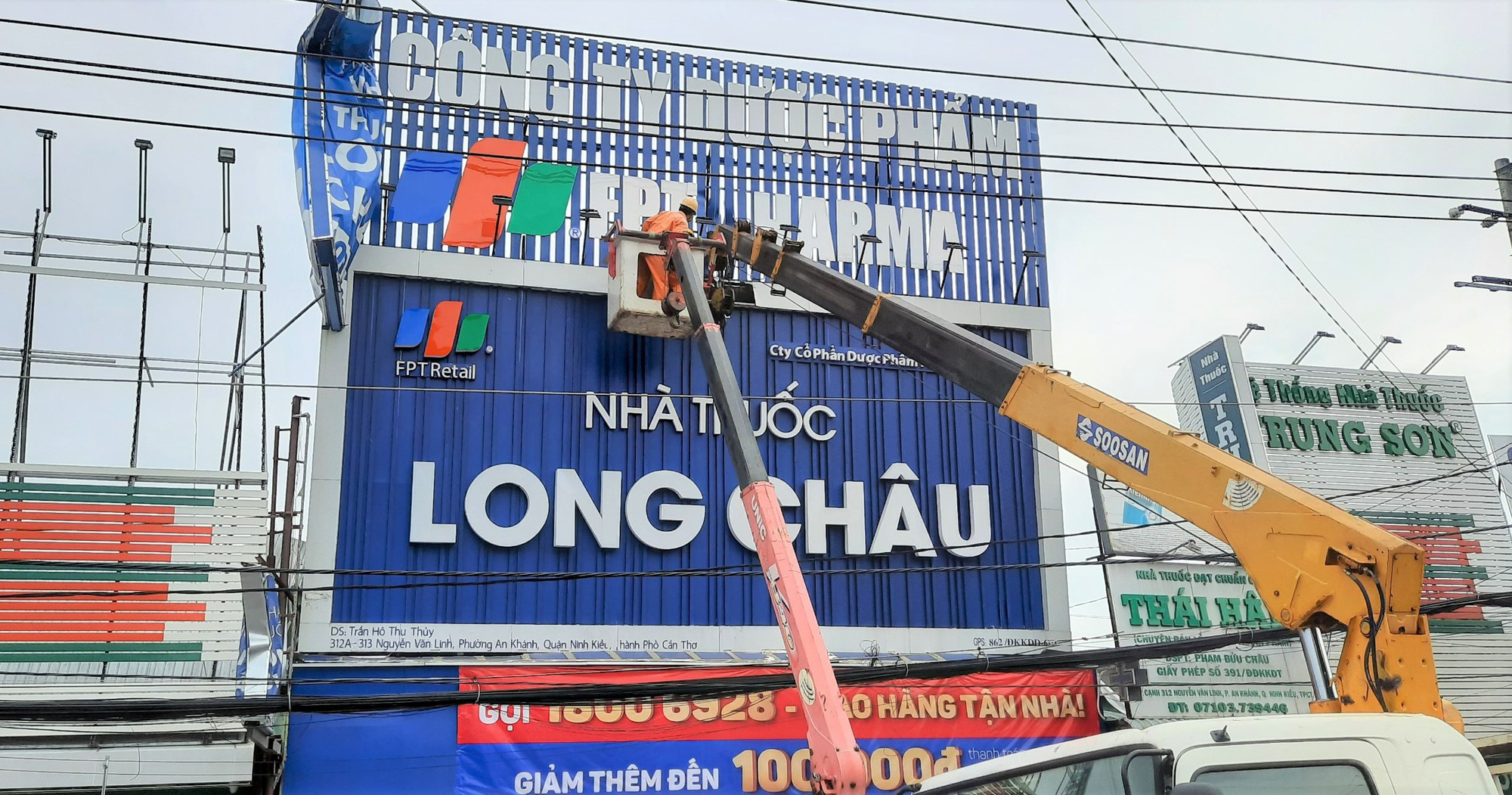 Tổng C&ocirc;ng ty Điện lực miền Nam tăng cường hướng dẫn ph&ograve;ng tr&aacute;nh tai nạn điện m&ugrave;a mưa b&atilde;o - Ảnh 1.
