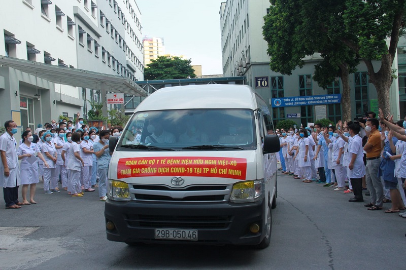 Nhiều bệnh viện tuyến Trung ương cử thầy thuốc chi viện TP HCM chống dịch Covid-19 - Ảnh 2.