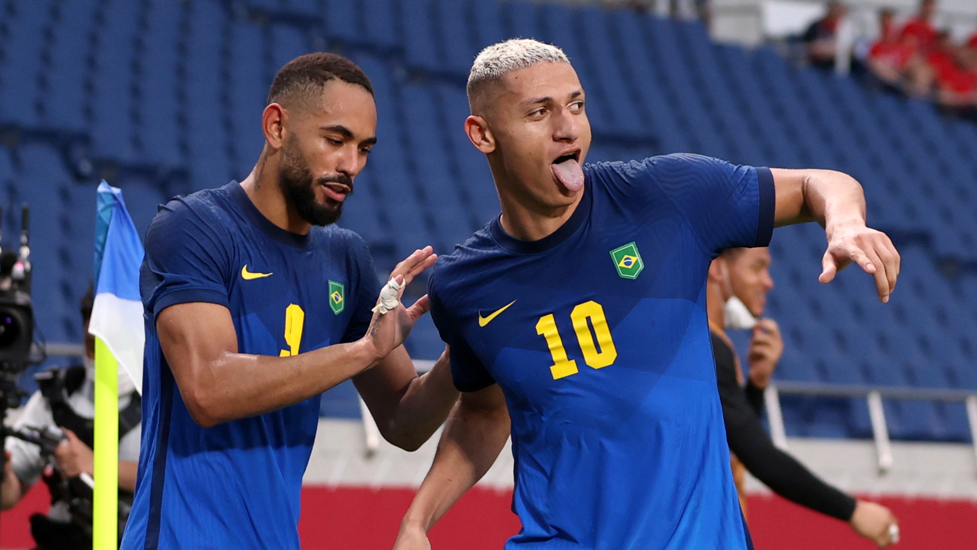 H&agrave;n Quốc, Brazil v&agrave;o tứ kết b&oacute;ng đ&aacute; nam Olympic Tokyo - Ảnh 4.