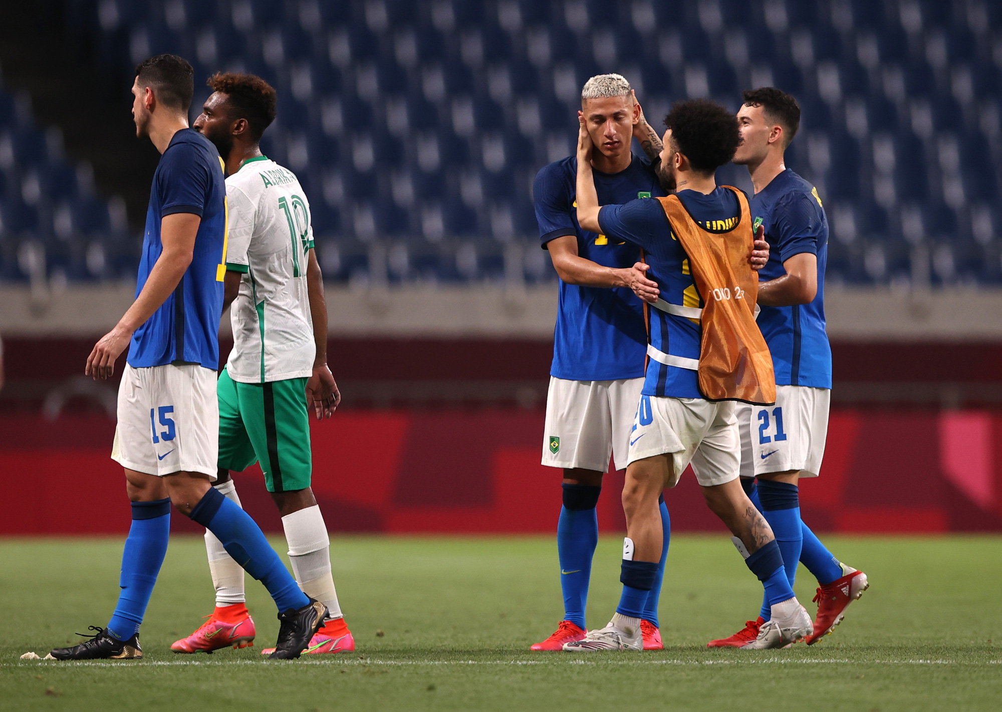 H&agrave;n Quốc, Brazil v&agrave;o tứ kết b&oacute;ng đ&aacute; nam Olympic Tokyo - Ảnh 2.