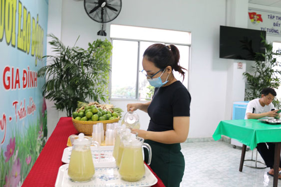 Công nhân an tâm với 3 tại chỗ - Ảnh 1.