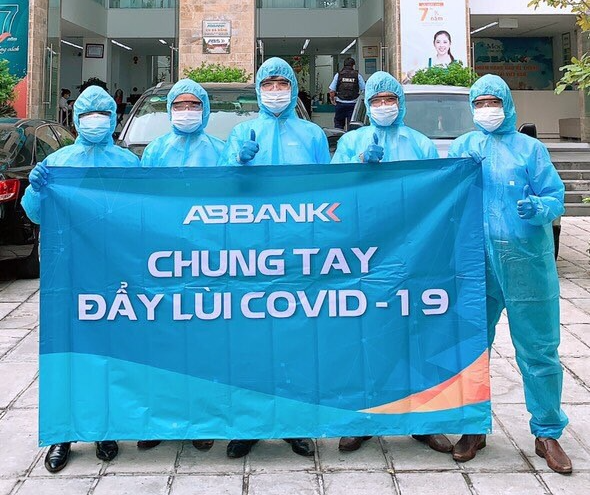 Geleximco và ABBANK tặng 500 máy thở hỗ trợ điều trị bệnh nhân Covid-19 cho TP HCM
