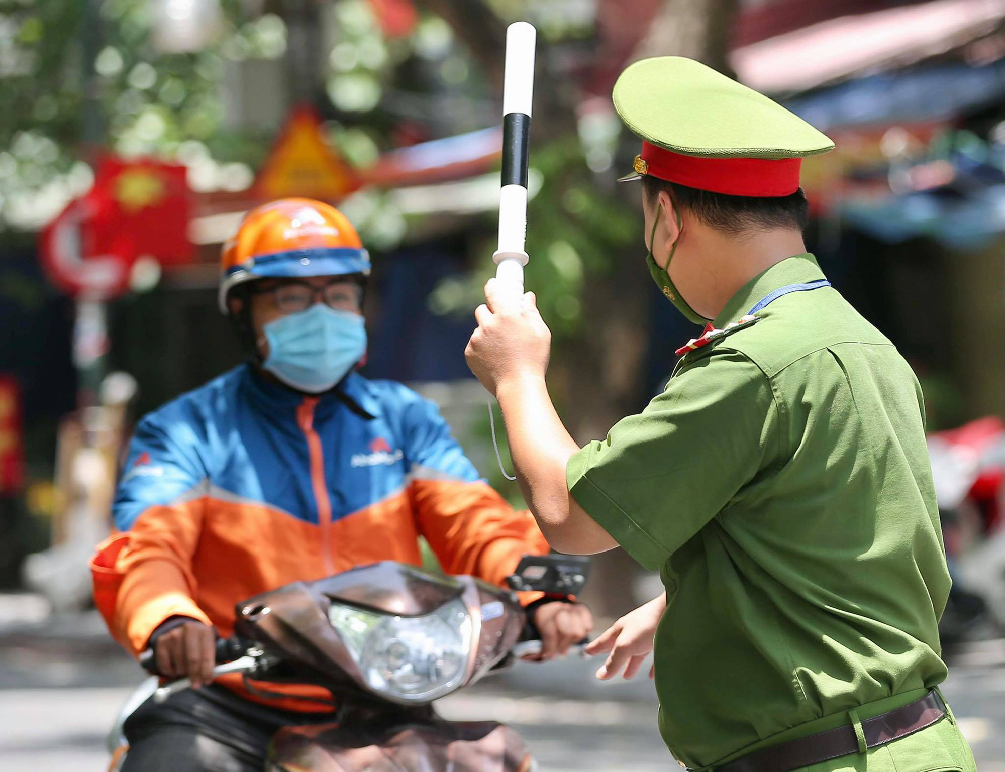 Lập nhiều chốt chống dịch Covid-19, kiểm soát việc ra đường không cần thiết
