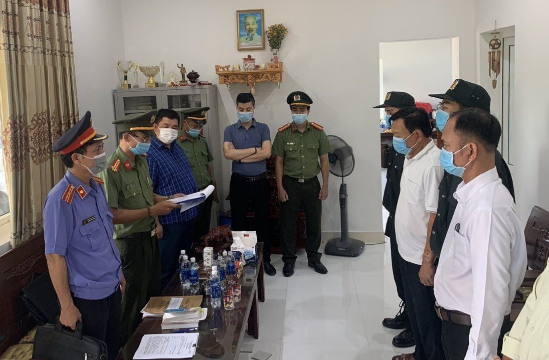 Bắt nguyên Giám đốc và nguyên Phó giám đốc sân bay Phú Bài