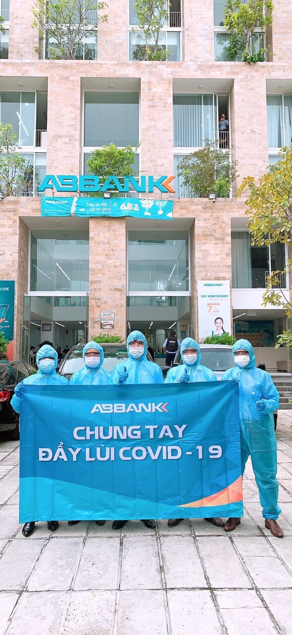 Geleximco và ABBANK tặng 500 máy thở hỗ trợ điều trị bệnh nhân Covid-19 cho TP HCM - Ảnh 2.