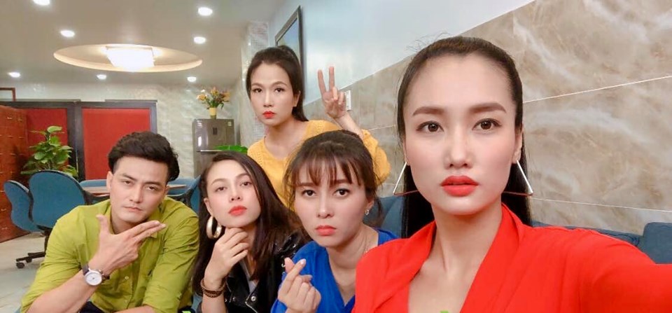 Phim Công sở kế - Bóng hồng nơi công sở từ góc nhìn những chuyện bi hài - Ảnh 3.