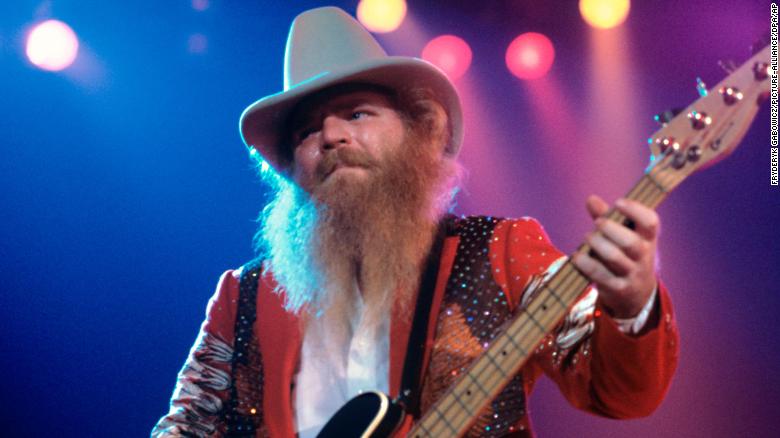 Nghệ sĩ Dusty Hill qua đời trong lúc ngủ