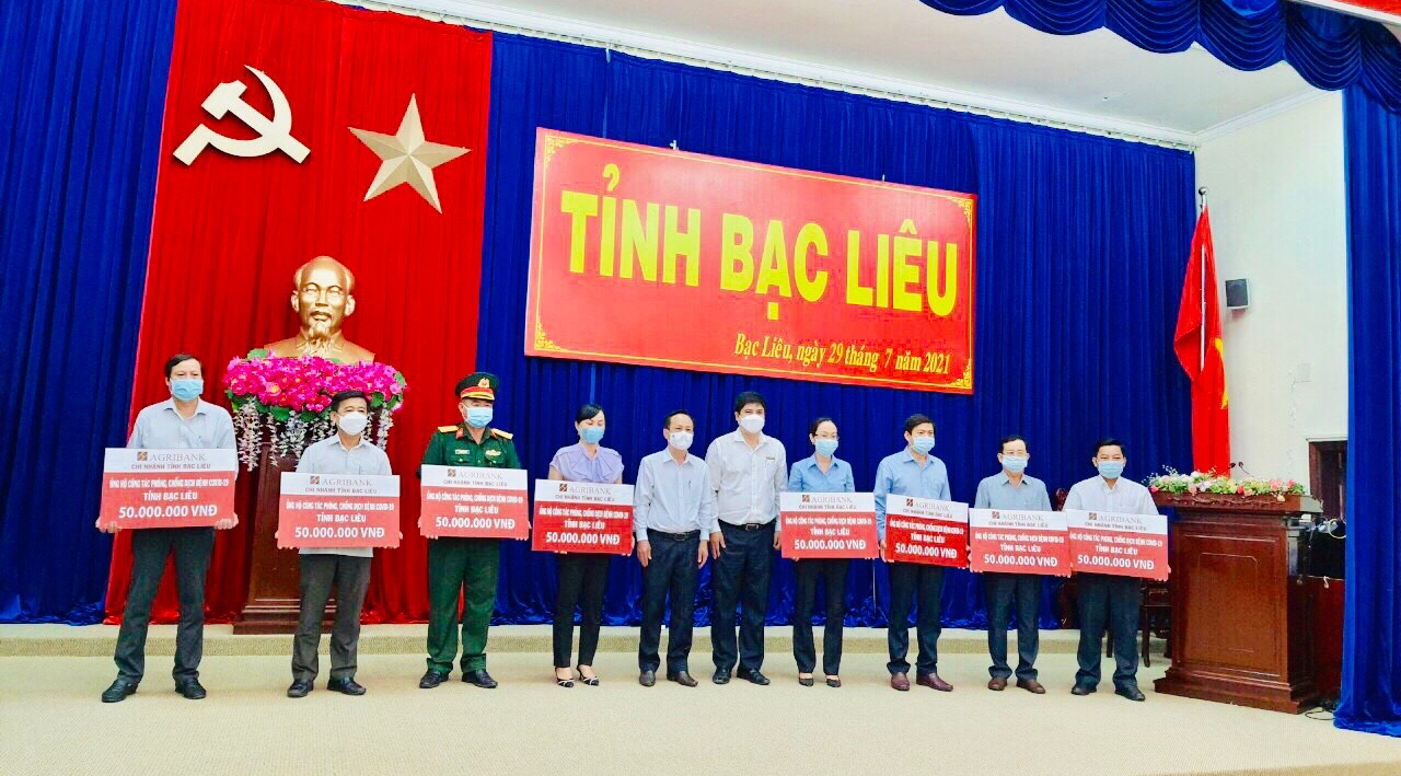 Agribank Bạc Liêu tiếp tục chung tay phòng, chống dịch Covid-19