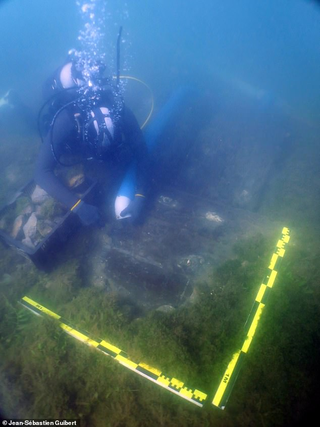 "Tàu ma" 130 mét xuất hiện đầy vô lý giữa bãi lầy, nguyên vẹn sau 260 năm
