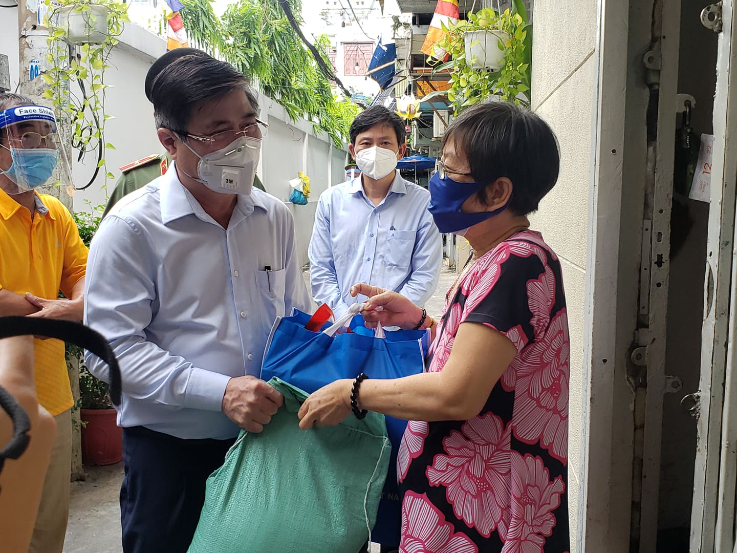 Chủ tịch UBND TP HCM Nguyễn Thành Phong thị sát những vùng xanh - Ảnh 3.