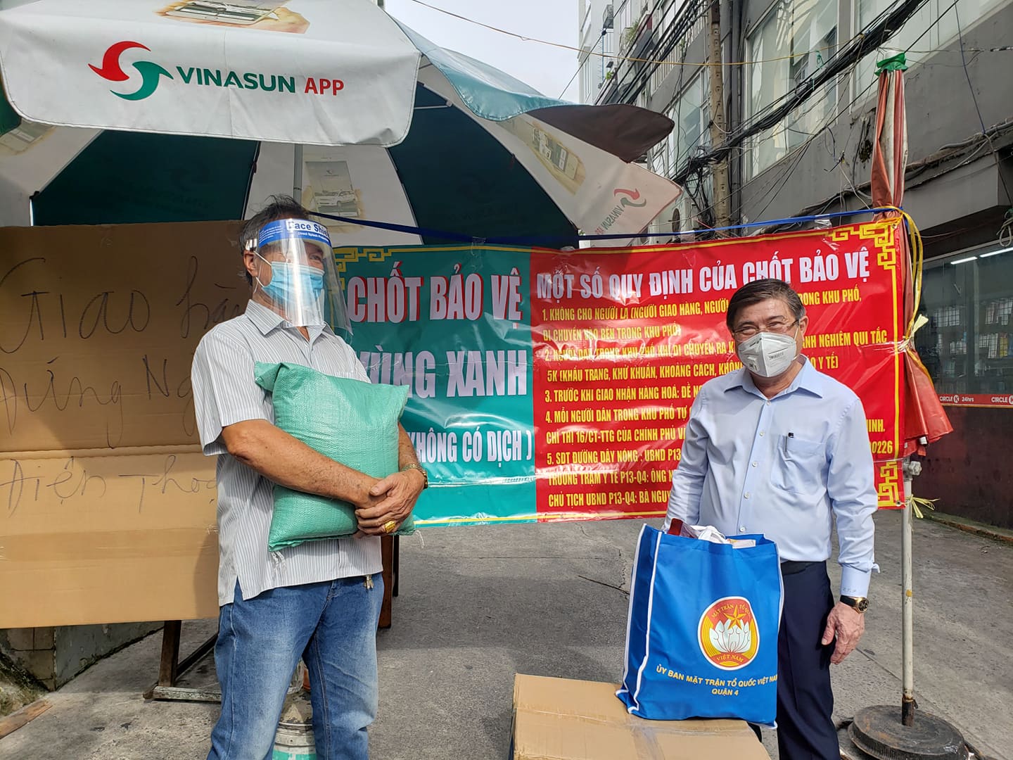 Chủ tịch UBND TP HCM Nguyễn Thành Phong thị sát những vùng xanh - Ảnh 1.