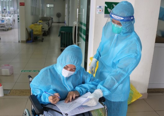 Tối 30-7, có 3.704 bệnh nhân khỏi bệnh và 3.657 ca mắc Covid-19