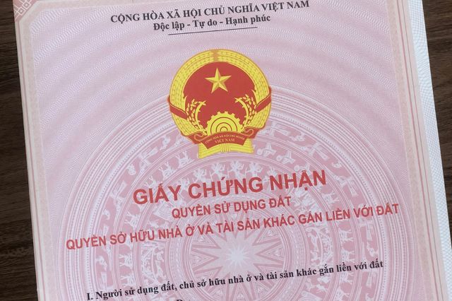 Không cần nộp bản sao giấy tờ tùy thân khi làm sổ đỏ từ ngày 1-9 - Ảnh 1.