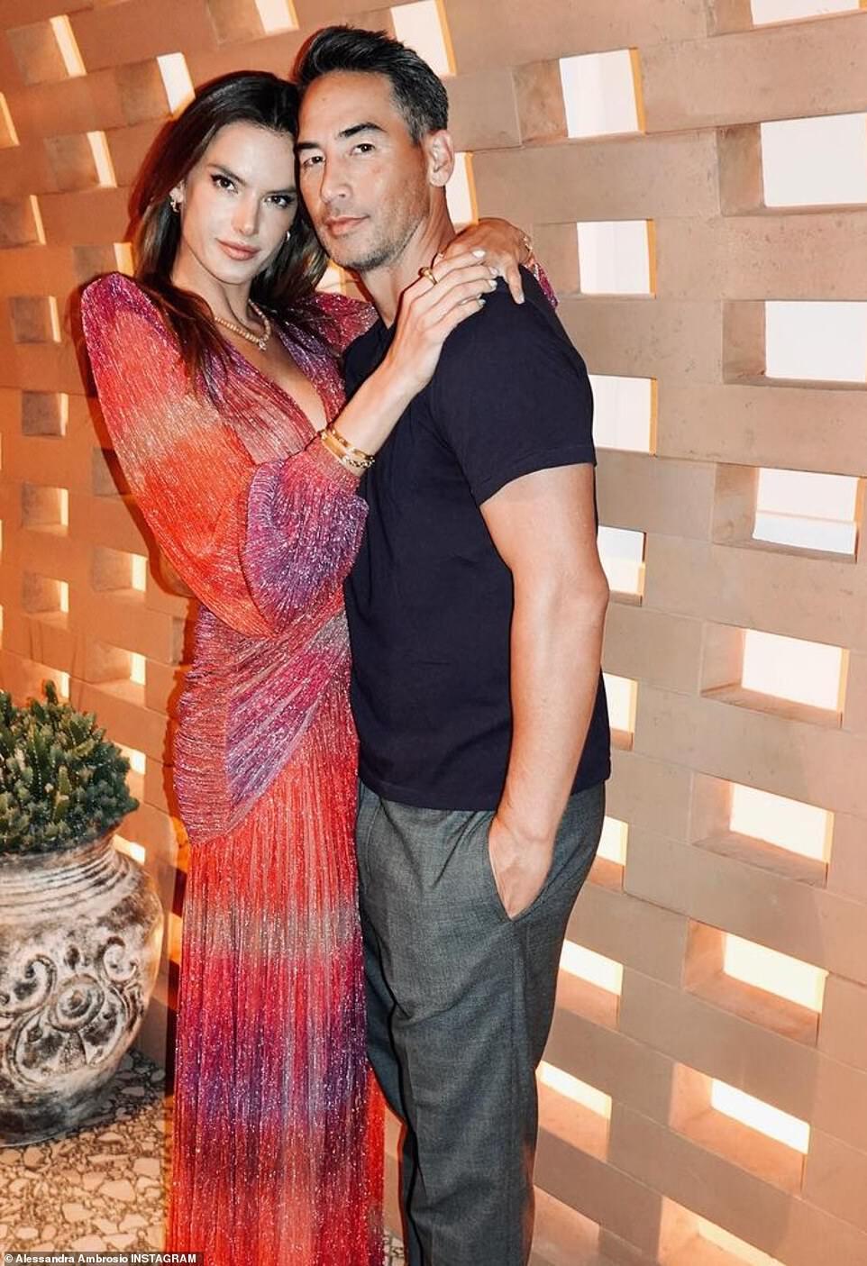 Si&ecirc;u mẫu Alessandra Ambrosio khoe vẻ đẹp rạng ngời - Ảnh 7.