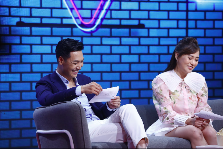 Phương Oanh - Mạnh Trường đưa nhau v&agrave;o rạp xem Hương vị t&igrave;nh th&acirc;n trong cuộc hẹn cuối tuần - Ảnh 3.