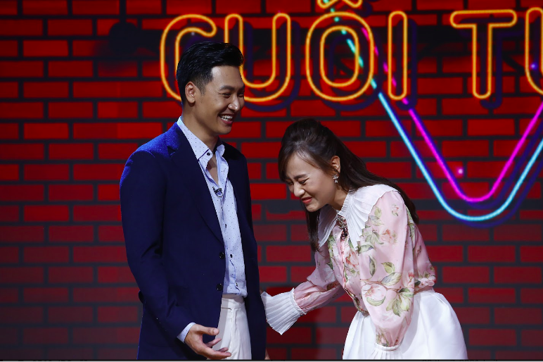 Phương Oanh - Mạnh Trường đưa nhau v&agrave;o rạp xem Hương vị t&igrave;nh th&acirc;n trong cuộc hẹn cuối tuần - Ảnh 2.