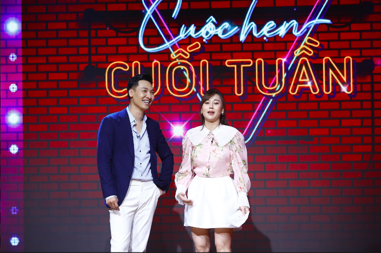 Phương Oanh - Mạnh Trường đưa nhau v&agrave;o rạp xem Hương vị t&igrave;nh th&acirc;n trong cuộc hẹn cuối tuần - Ảnh 4.