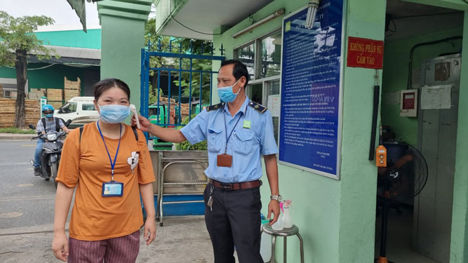 Vừa chống dịch vừa ổn định đời sống công nhân