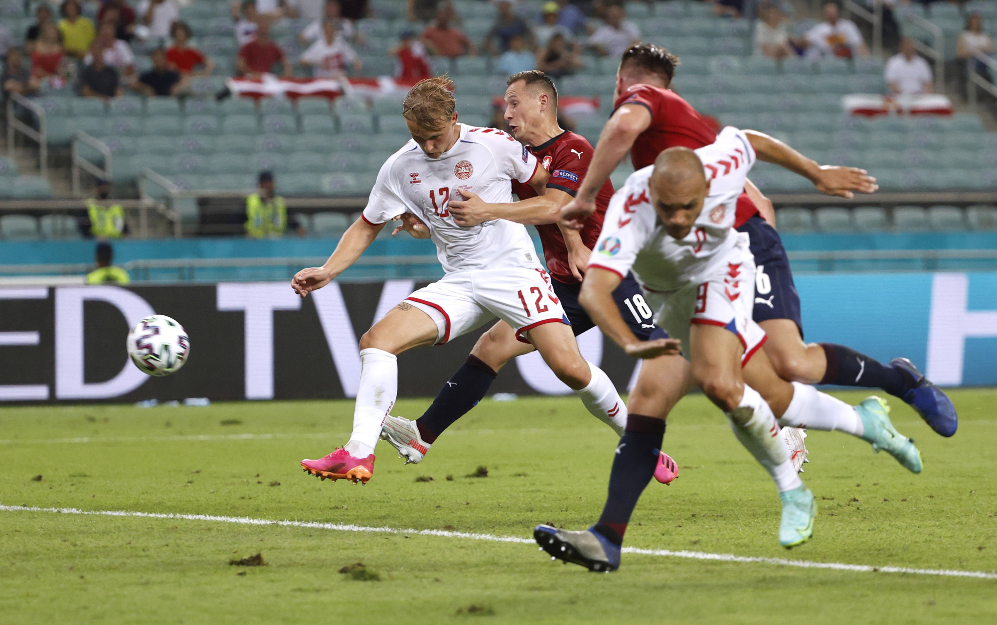 Đan Mạch xuất sắc vào bán kết Euro 2020 - Ảnh 6.