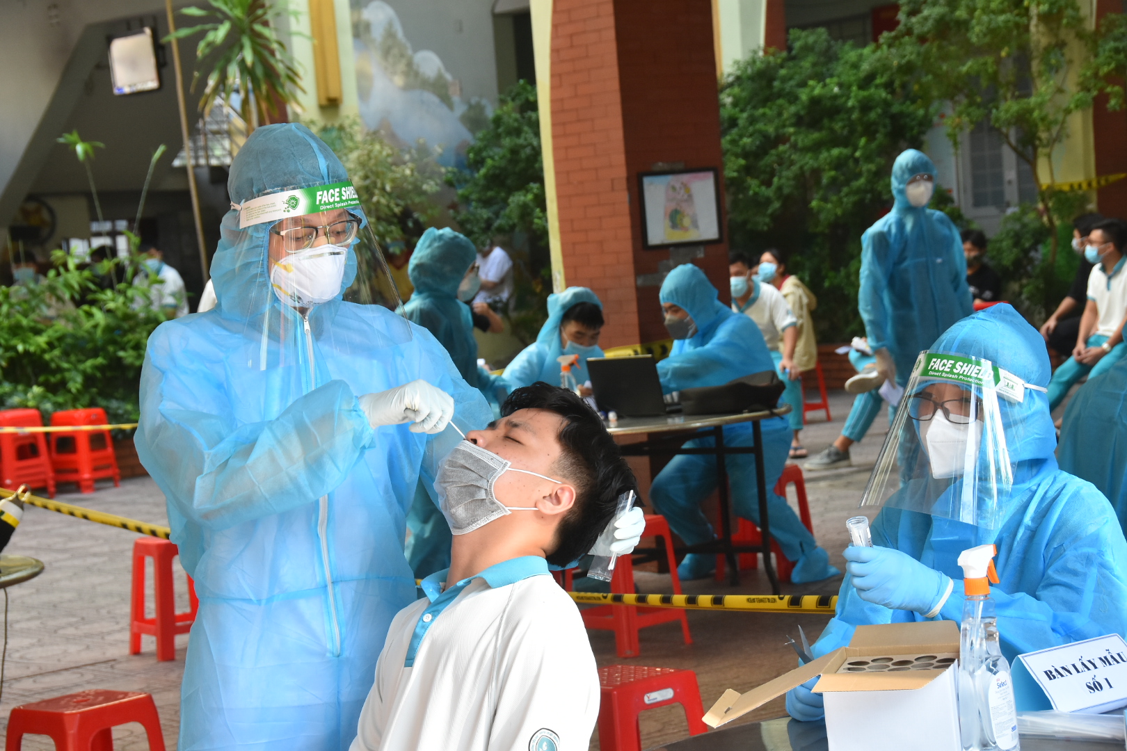 TP HCM: Triển khai 200.000 xét nghiệm kháng nguyên nhanh virus SARS-COV-2 mỗi ngày
