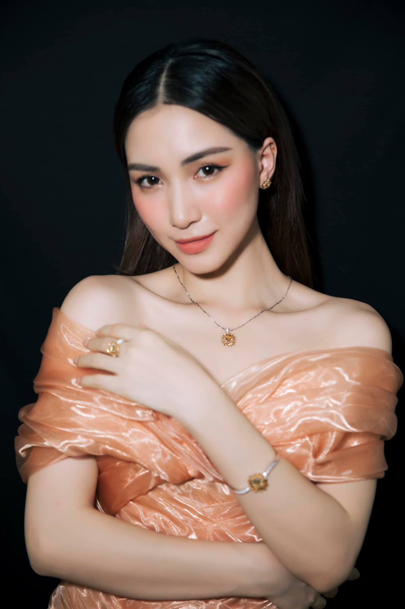 H&ograve;a Minzy v&agrave; nhiều nghệ sĩ ủng hộ quỹ vắc-xin, ph&ograve;ng chống dịch Covid-19 - Ảnh 1.