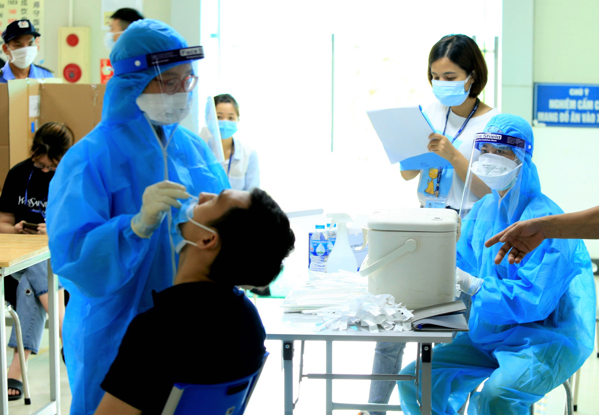 Một tài xế ở Hà Nam dương tính SARS-CoV-2