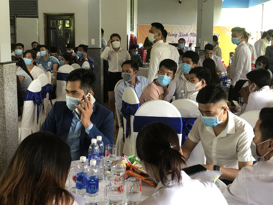 Bệnh nh&acirc;n đầu ti&ecirc;n ở B&igrave;nh Dương tử vong v&igrave; Covid-19, B&igrave;nh Phước 1 nh&agrave; h&agrave;ng liều lĩnh - Ảnh 1.