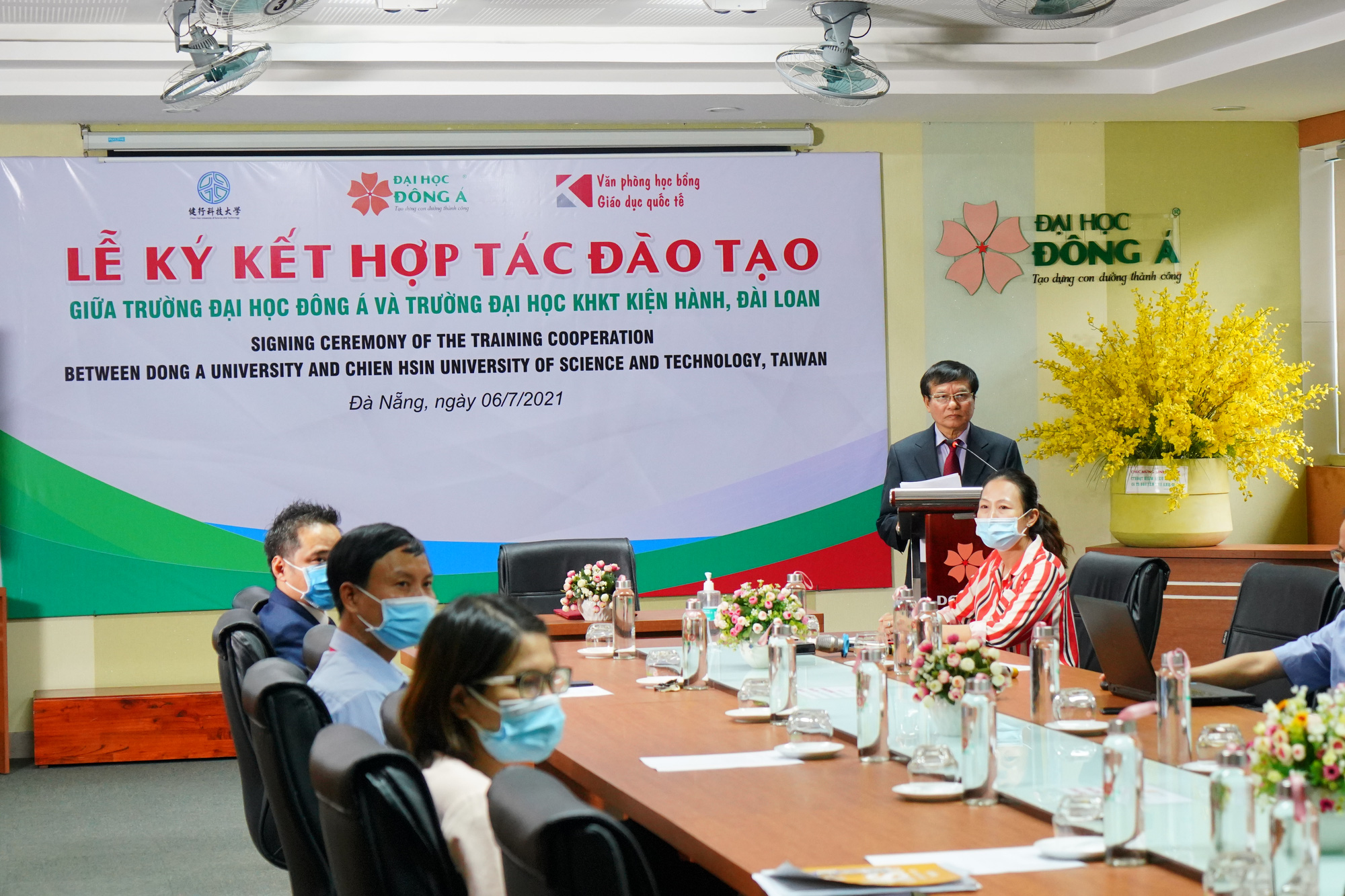 Hợp t&aacute;c đ&agrave;o tạo, nghi&ecirc;n cứu v&agrave; chương tr&igrave;nh thực tập hưởng lương cho sinh vi&ecirc;n tại Đ&agrave;i Loan - Ảnh 1.