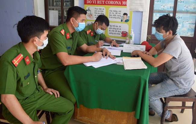 Nguy cơ lây lan dịch Covid-19 vì tài xế bất tuân quy định - Ảnh 1.