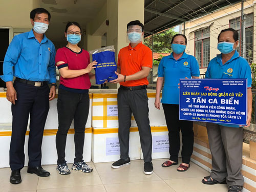 Nhiều hoạt động hỗ trợ công nhân bị cách ly, phong tỏa