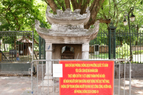 Lập r&agrave;o chắn, kh&ocirc;ng để th&iacute; sinh khấn v&aacute;i biển giao th&ocirc;ng - Ảnh 5.